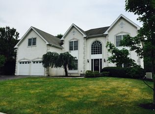 22 Brooks Rd, Moorestown, NJ 08057