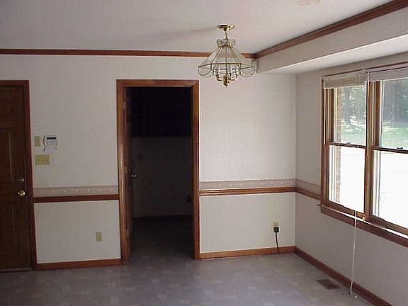 3rd image of 25 Carolina Oaks Dr