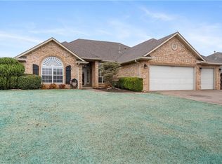 12301 SW 7th Cir, Yukon, OK 73099