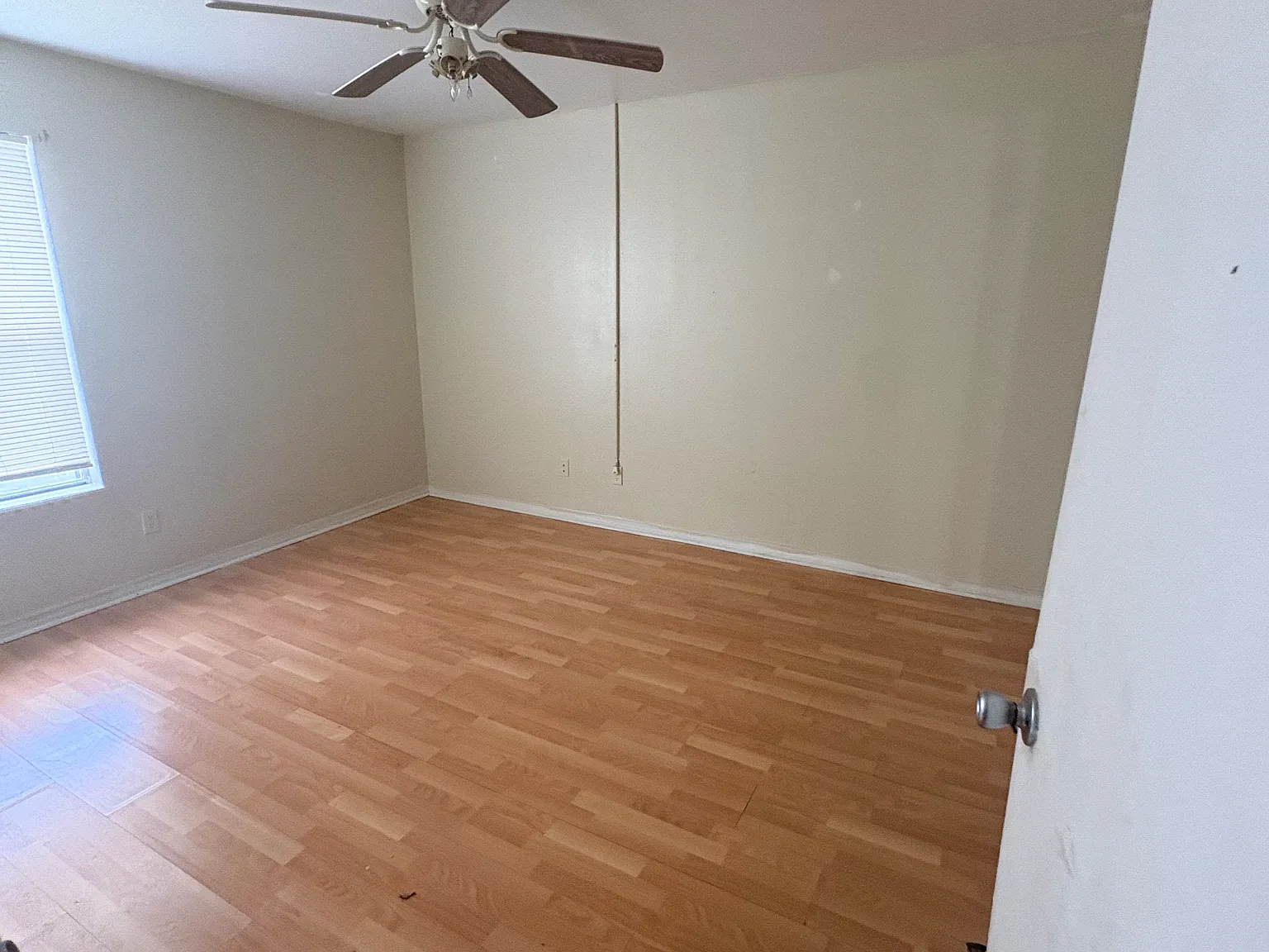 2 bed, 1200 sqft, $875 — Photo 2