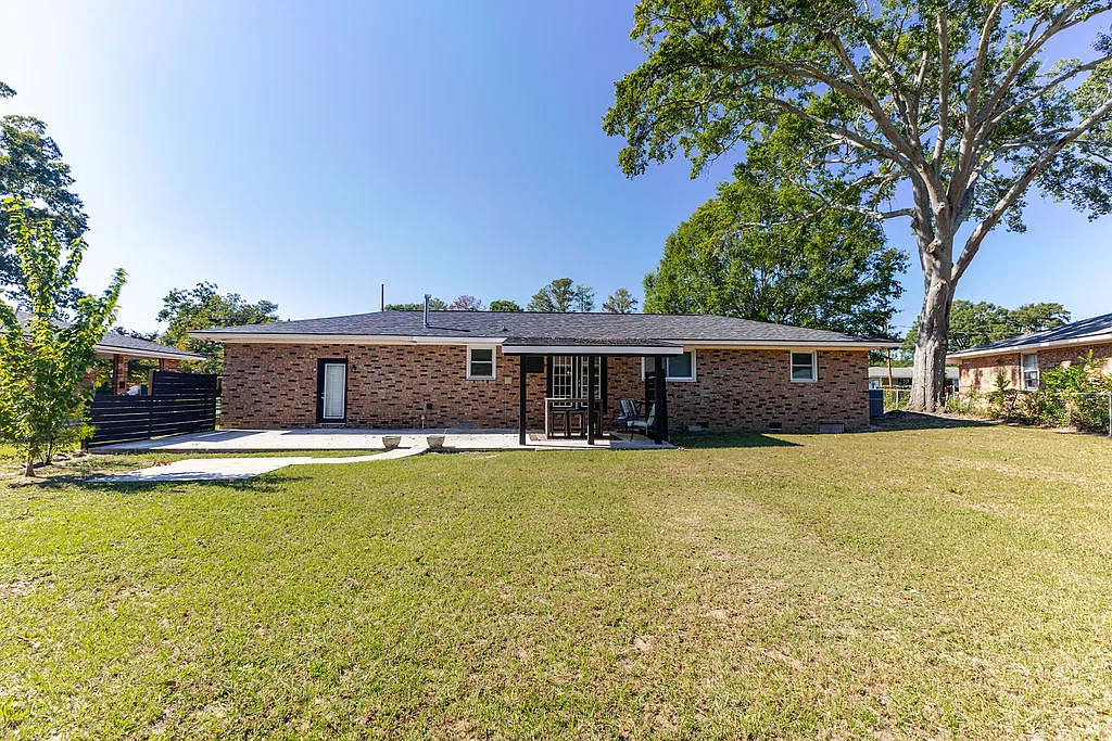 226 Stephens Road — Photo 2