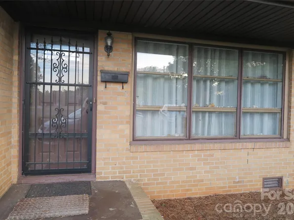419 S Church St, Lowell, NC 28098