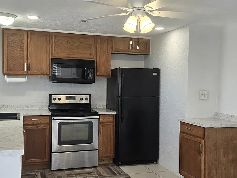1120 Northshore Dr #1 — Photo 8