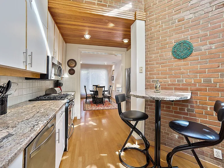 837 New Hampshire Ave NW — Photo 12