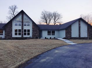 1406 E Walnut St, Rogers, AR 72756