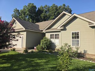 1204 White St NW, Hartselle, AL 35640