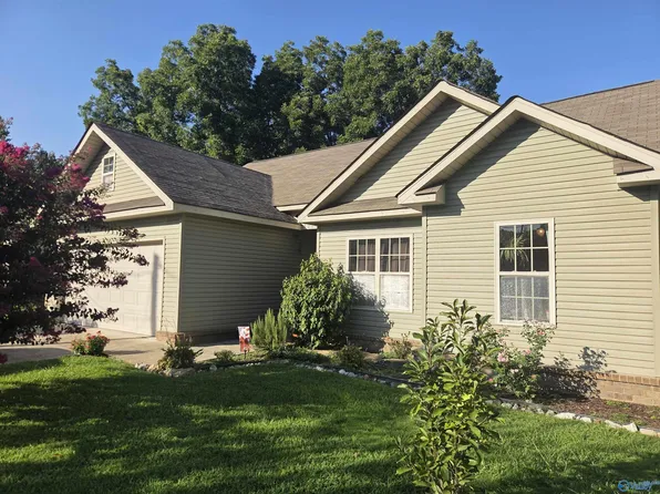 1204 White St NW, Hartselle, AL 35640