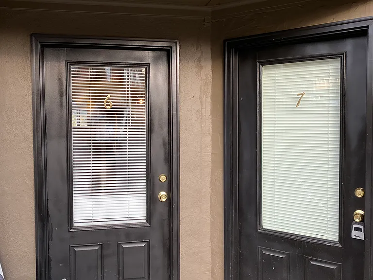 22840 Willamette Dr #7 — Photo 6