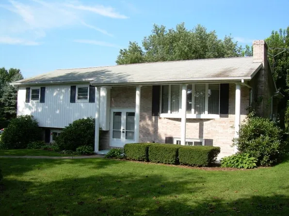 724 Dark Shade Dr, Windber, PA 15963
