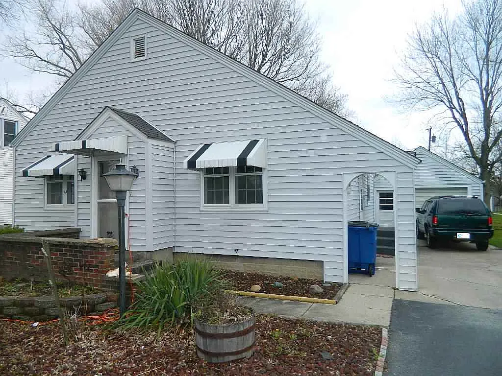 4019 S Adams St photo 1