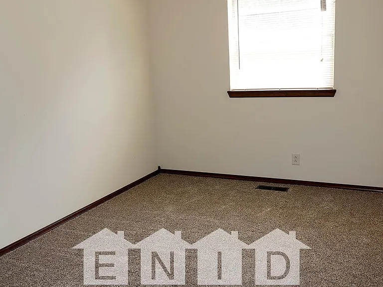 313 Split Rail Rd — Photo 9