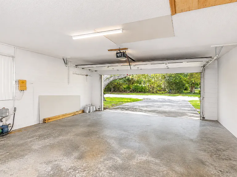534 Sevilla Dr — Photo 18
