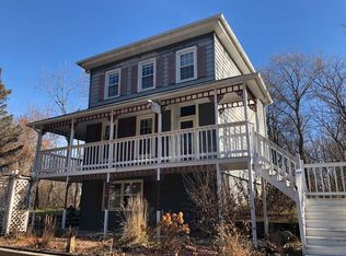 8312 W Hillside Rd, Crystal Lake, IL 60012