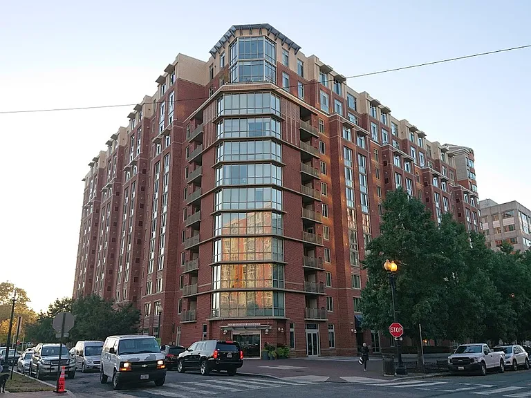 1000 New Jersey Ave SE — Photo 1