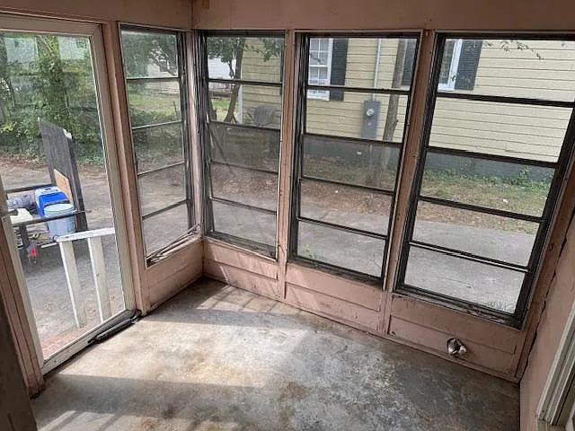 1055 Ebenezer Avenue Ext — Photo 19