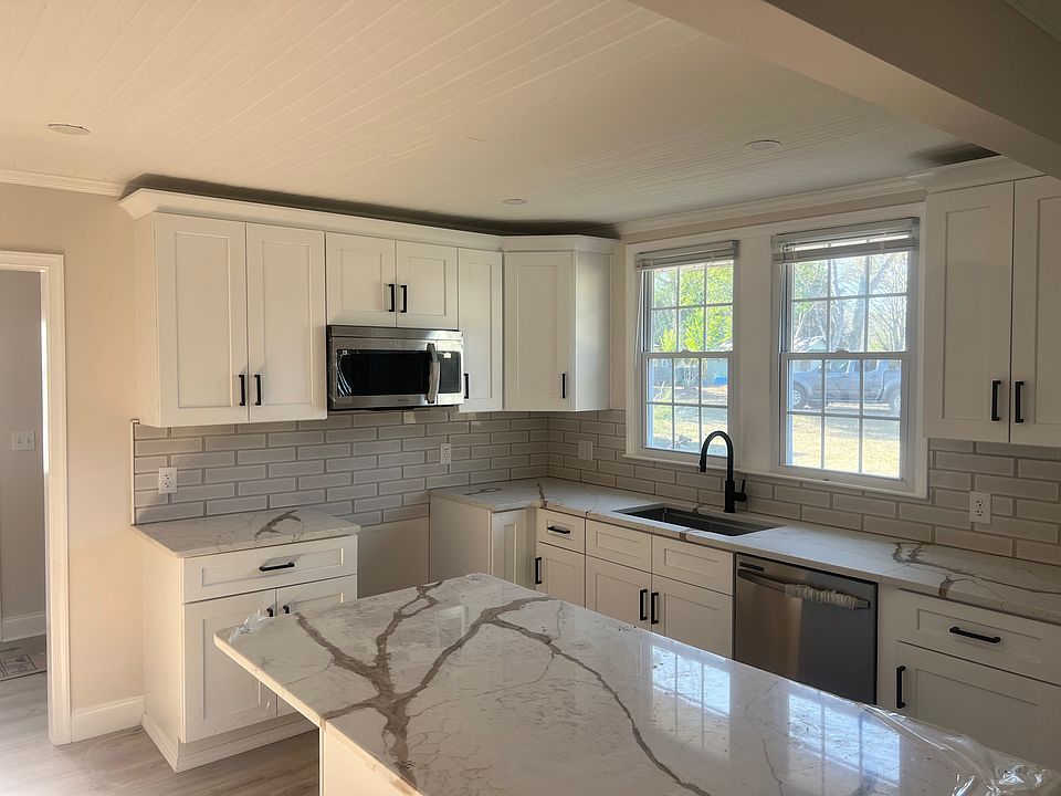 1st image of 341 Aycock St NE