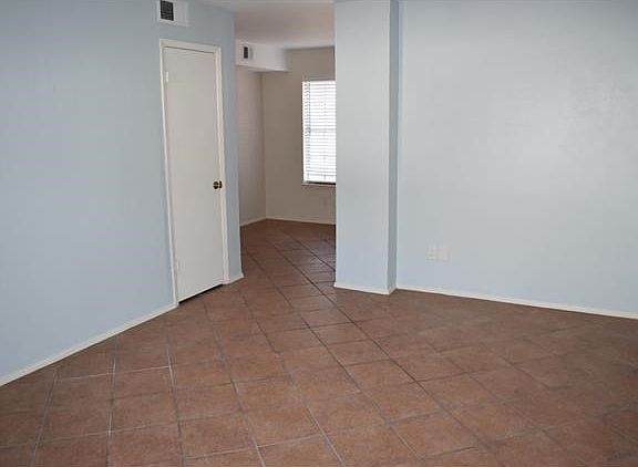 5th image of 3902 Peterson Ave APT 104