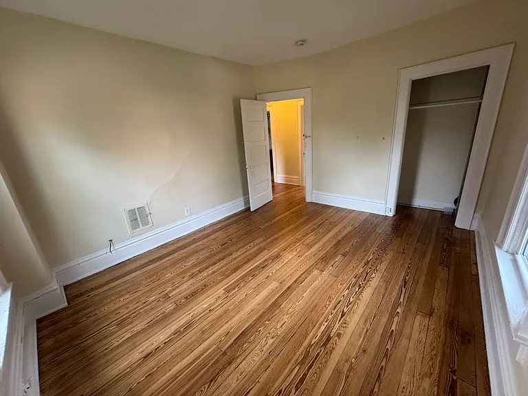 113 E Oakland Ave — Photo 15