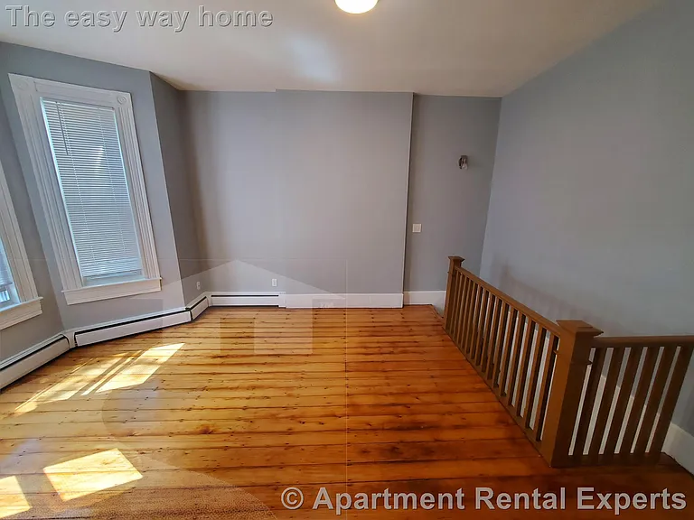 223 Broadway — Photo 6
