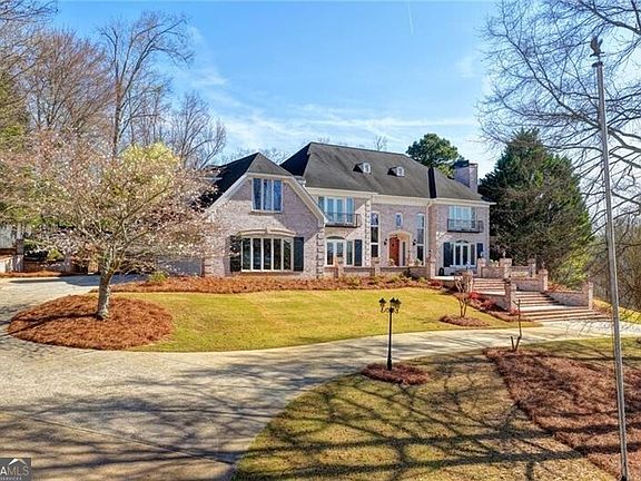 2nd image of 2035 Derby Ln
