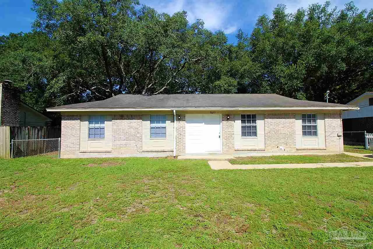 3 bed, 2.0 bath, 1350 sqft, $1,475 — Photo 1