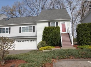 7 Shadow Brook Est, South Hadley, MA 01075