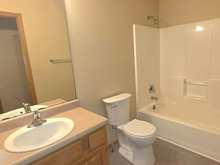 1066 S Missouri Ave — Photo 6