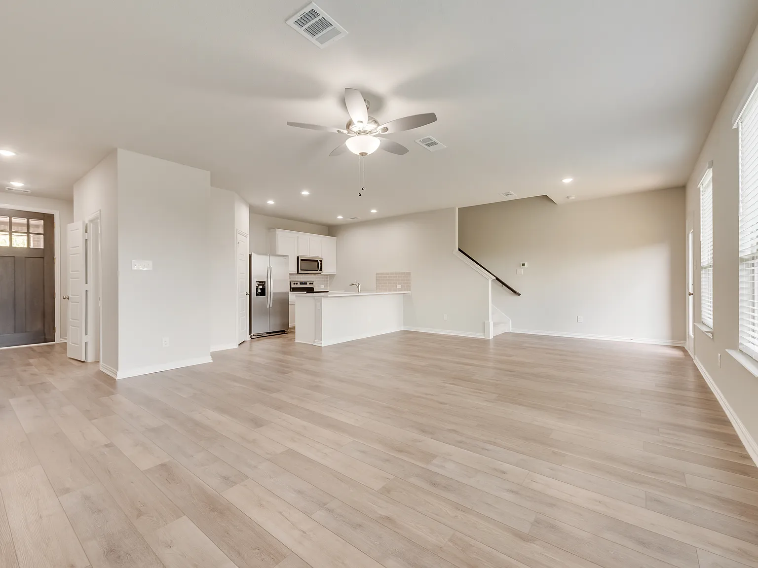 3 bed, 2.5 bath, 1705 sqft, $2,800 — Photo 4