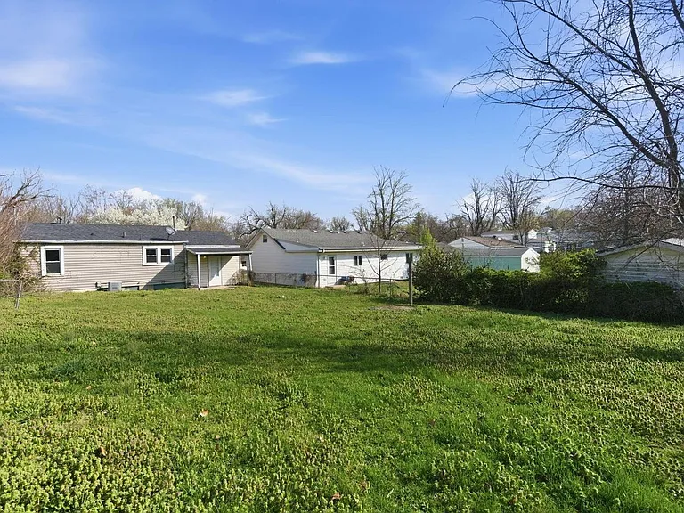 1508 E Livingston St — Photo 24