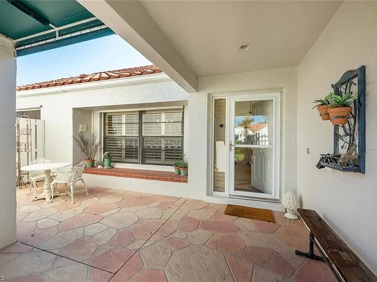 private courtyard to front entry