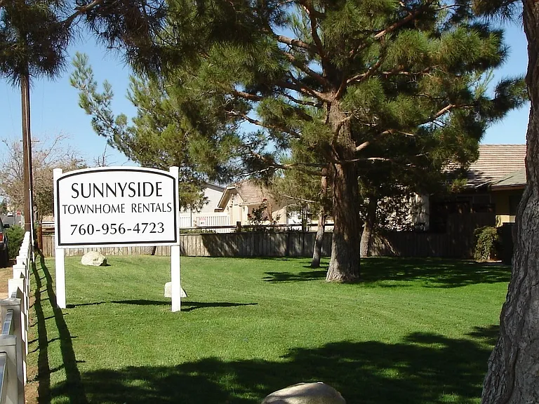 Sunnyside Townhomes — Photo 1