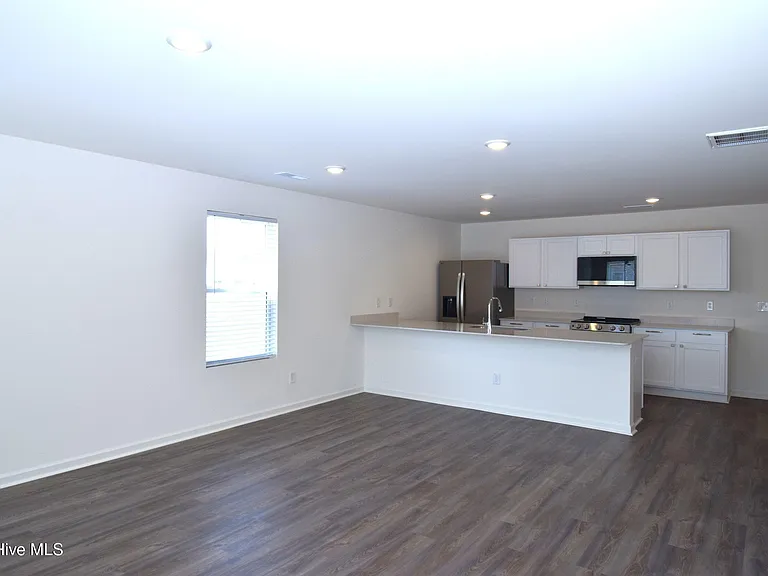 2400 Brookville Dr #B — Photo 5