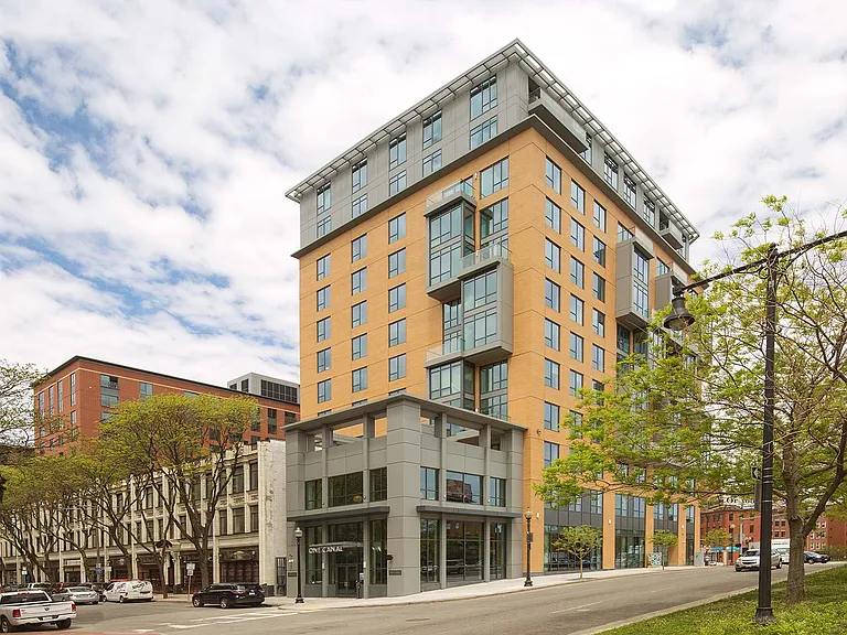 Pet-friendly community near the North End