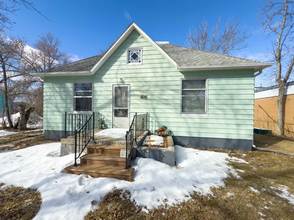 506 S Main St, Crosby, ND 58730