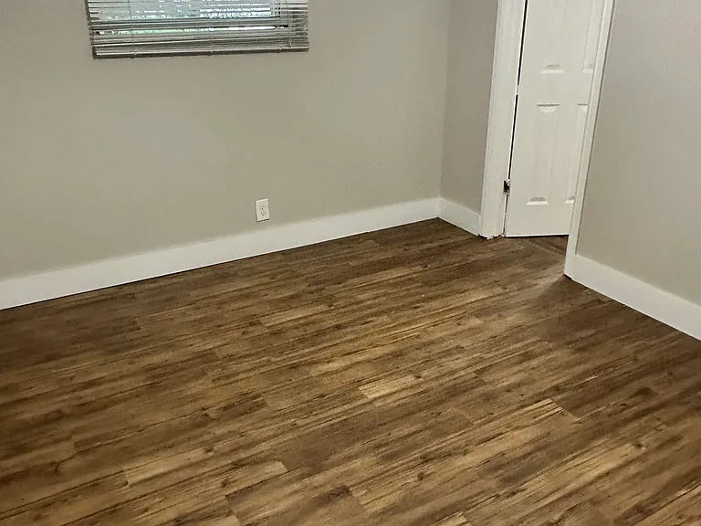 Campus Walk Apartments — Photo 5