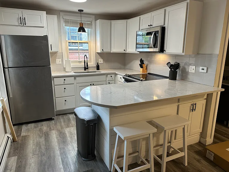 20 Pine St #5 — Photo 1