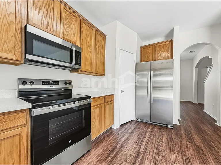 4000 Hidden Meadow Ct — Photo 3