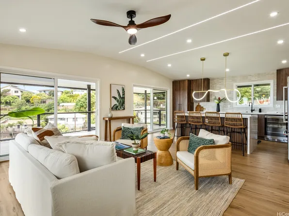 2234 Saint Louis Dr, Honolulu, HI 96816