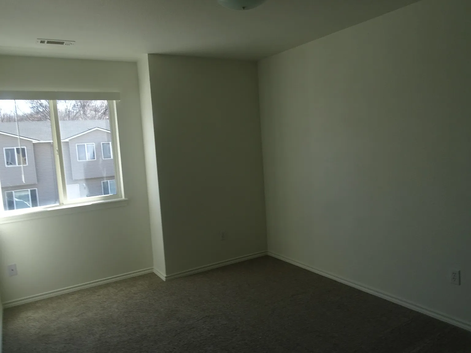 3 bed, 1.5 bath, $1,400 — Photo 4