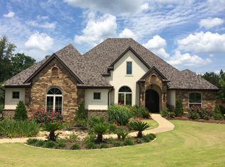 100 Ashbriar Ln, Longview, TX 75605