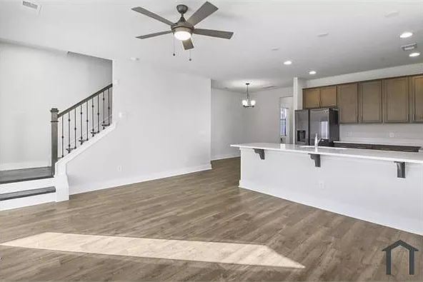 7772 Park Gate Dr — Photo 7