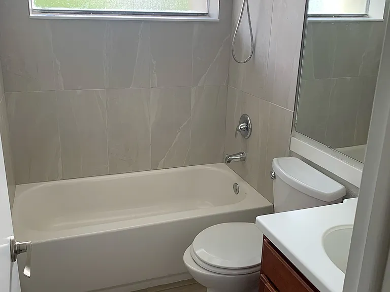 122 Springwood B Cir #B — Photo 12