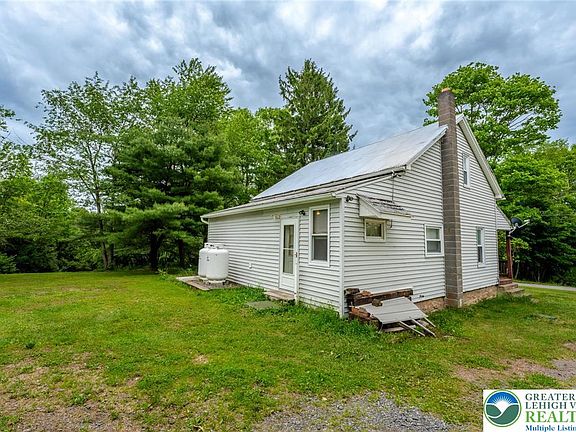 5th image of 18 Ferndale Hill Dr