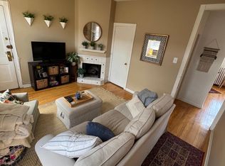 2112 N Seminary Ave APT 21, Chicago, IL 60614
