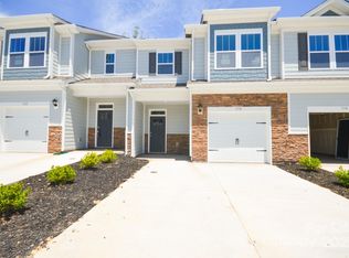 318 Creekview Rd, Hendersonville, NC 28792