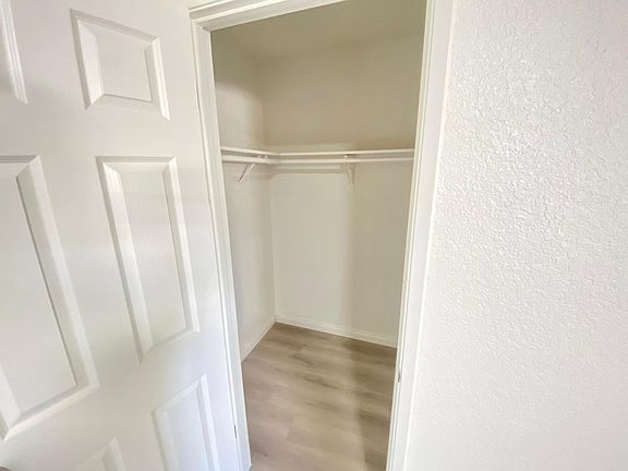 3rd image of 3223 W Clinton Ave #101