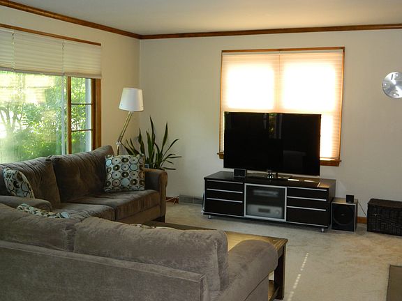 2nd image of 135 Westview Ave