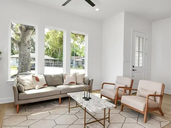 8324 Corinth St #A, Houston, TX 77051