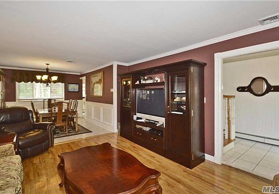 2nd image of 48 W Lane Dr