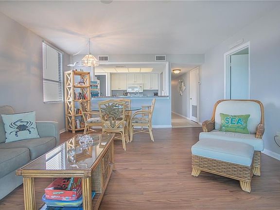 5th image of 3150 S Fletcher Ave APT 306